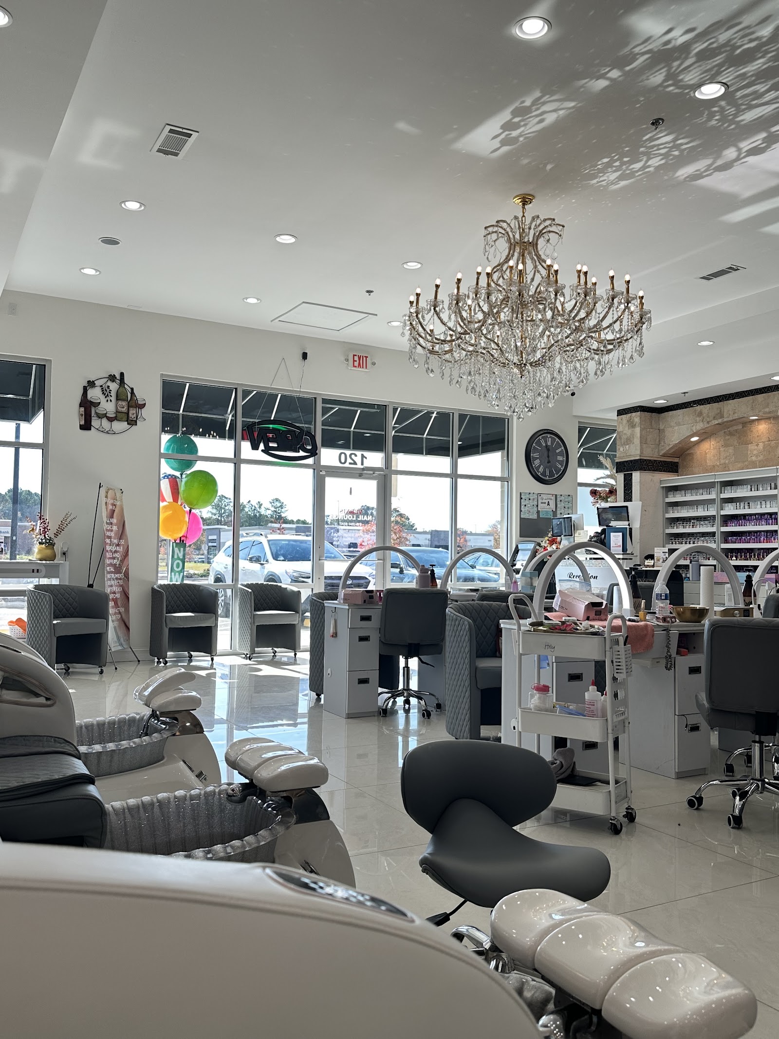 VERNIS Nail Lounge & LASHES (MENTION 15% NEW CUSTOMERS) nail work in Durham, North Carolina