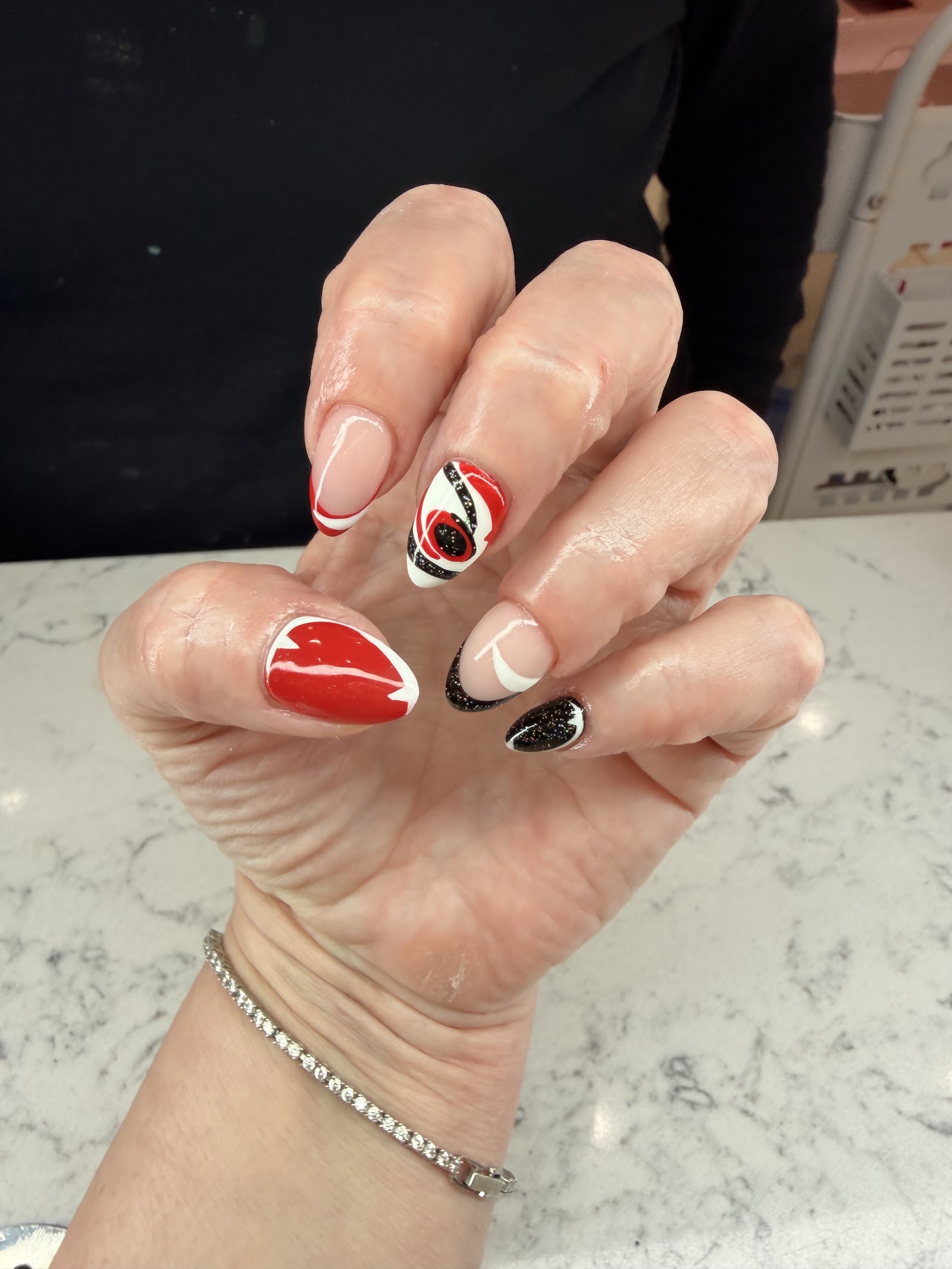 VERNIS Nail Lounge & LASHES (MENTION 15% NEW CUSTOMERS) nail photo 4